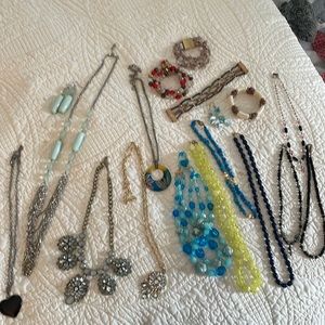 Lot of 18 Jewelry Set